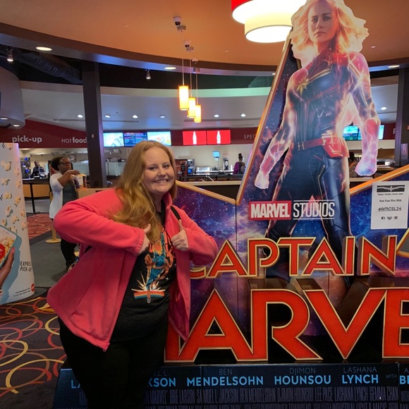 M E E T your P O S H E R - Picture 3 of 8